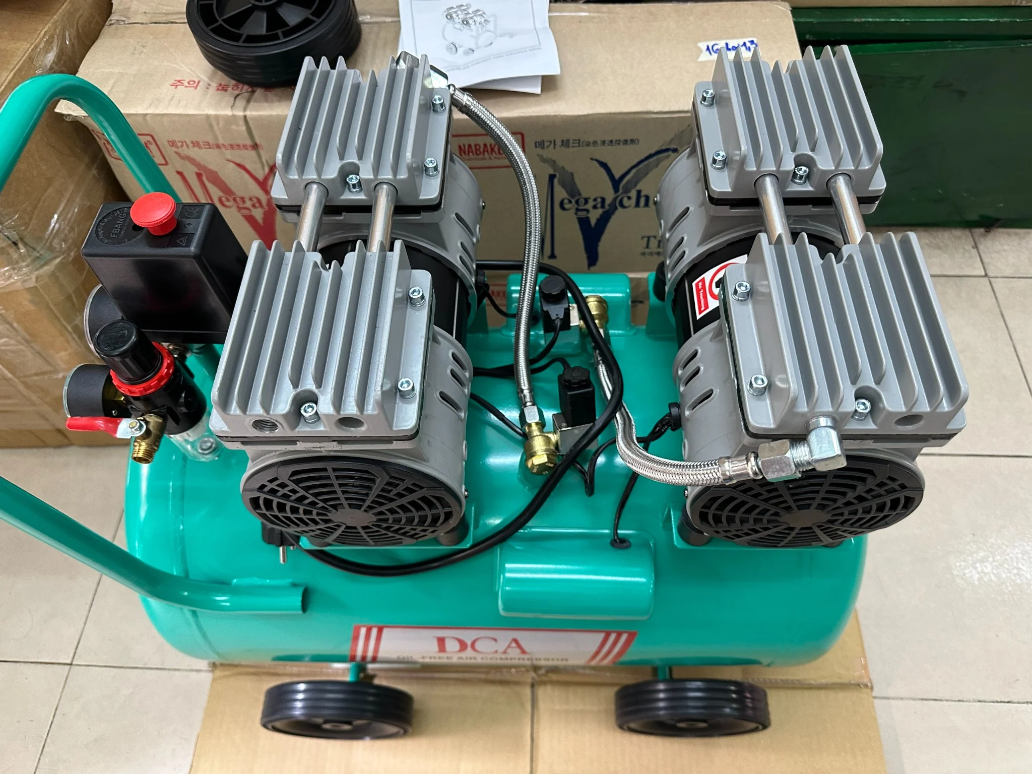 Máy nén khí không dầu 50L DCA AQE02-2850 - Ảnh 2